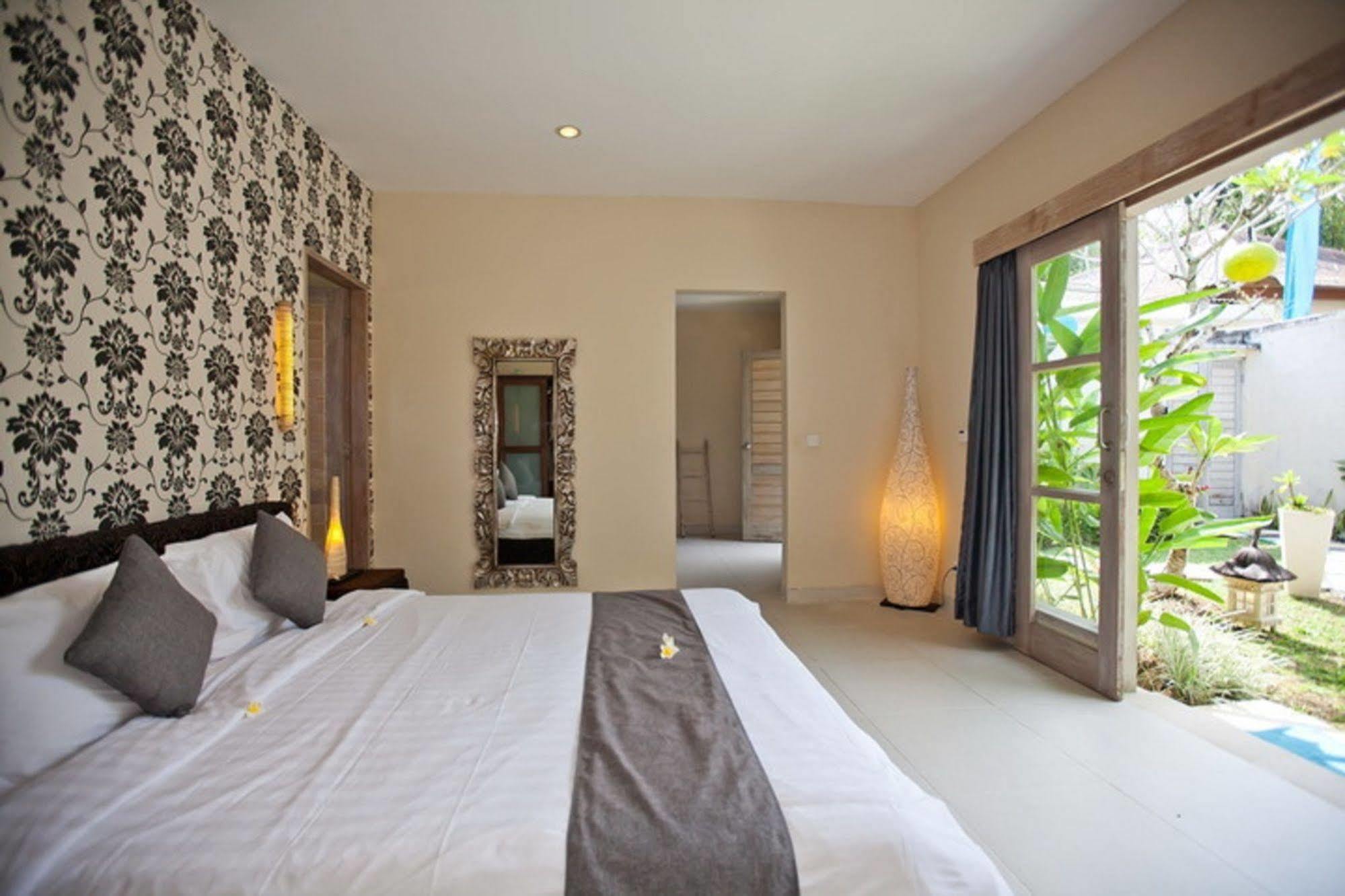 Enigma Bali Villas Kuta  Exterior photo